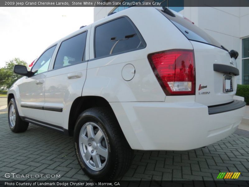 Stone White / Medium Slate Gray/Dark Slate Gray 2009 Jeep Grand Cherokee Laredo