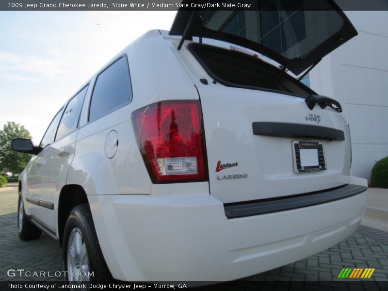 Stone White / Medium Slate Gray/Dark Slate Gray 2009 Jeep Grand Cherokee Laredo