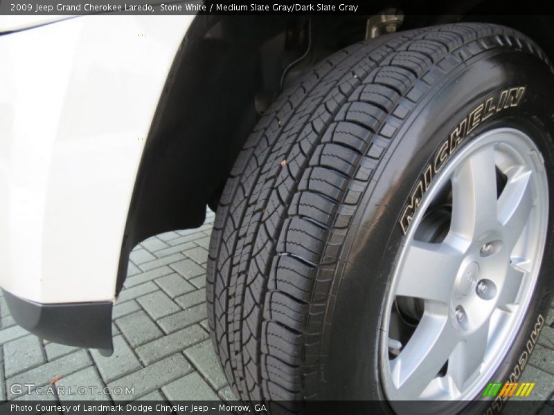 Stone White / Medium Slate Gray/Dark Slate Gray 2009 Jeep Grand Cherokee Laredo