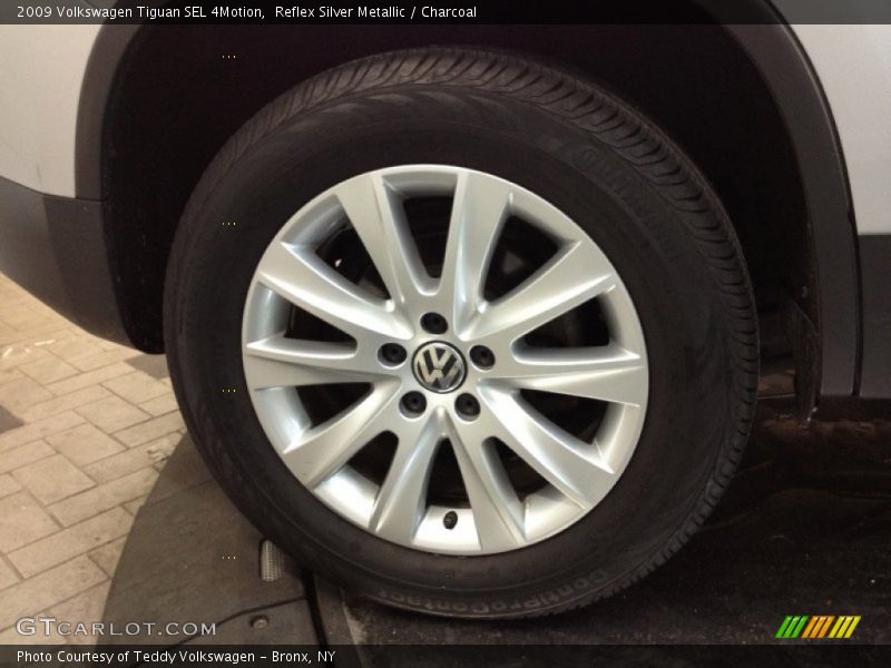 Reflex Silver Metallic / Charcoal 2009 Volkswagen Tiguan SEL 4Motion