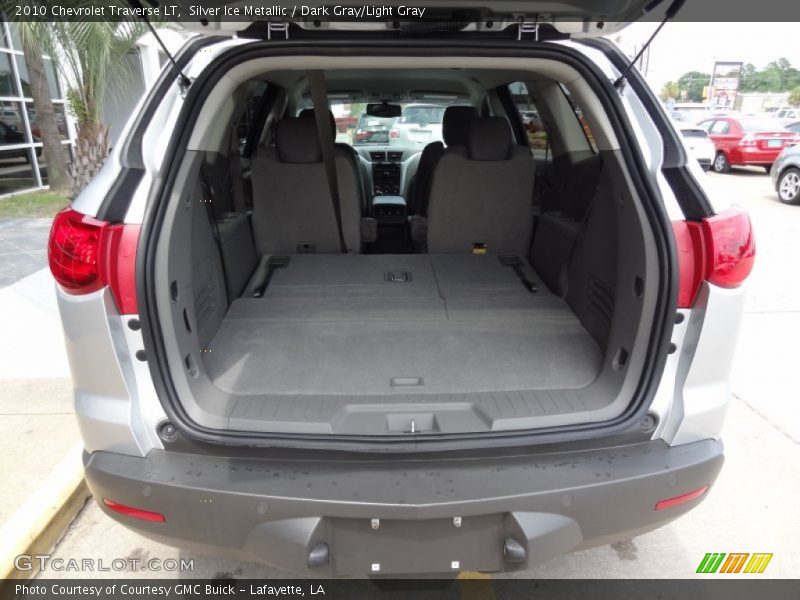 Silver Ice Metallic / Dark Gray/Light Gray 2010 Chevrolet Traverse LT
