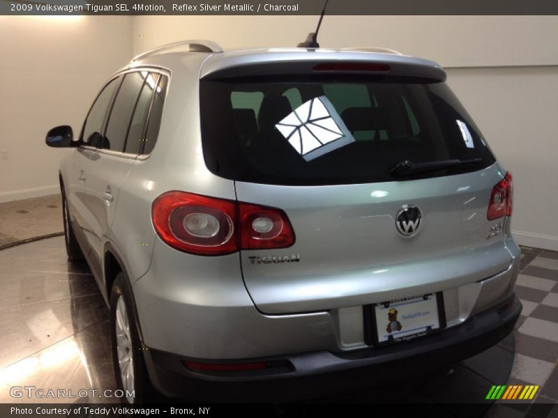 Reflex Silver Metallic / Charcoal 2009 Volkswagen Tiguan SEL 4Motion
