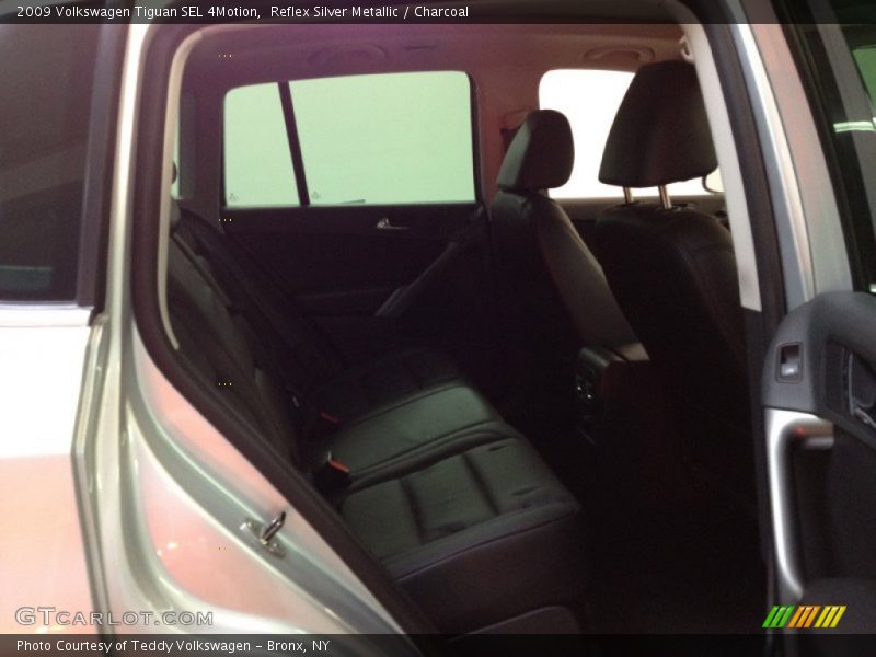Reflex Silver Metallic / Charcoal 2009 Volkswagen Tiguan SEL 4Motion