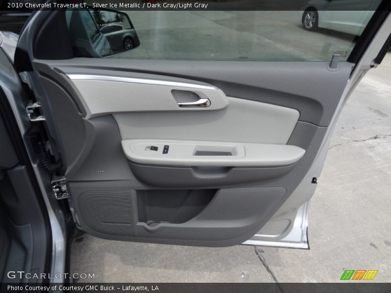 Silver Ice Metallic / Dark Gray/Light Gray 2010 Chevrolet Traverse LT