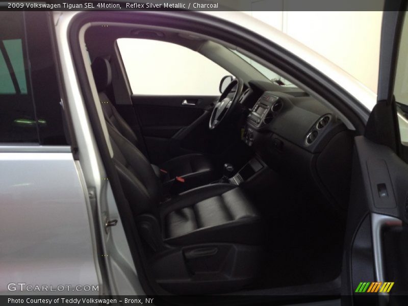 Reflex Silver Metallic / Charcoal 2009 Volkswagen Tiguan SEL 4Motion