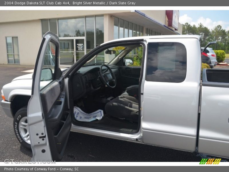 Bright Silver Metallic / Dark Slate Gray 2004 Dodge Dakota SLT Club Cab 4x4