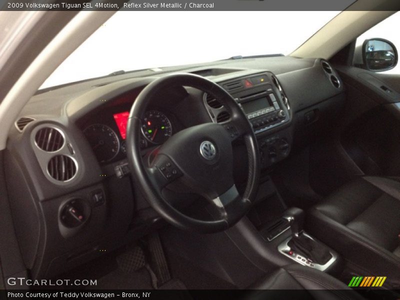 Reflex Silver Metallic / Charcoal 2009 Volkswagen Tiguan SEL 4Motion