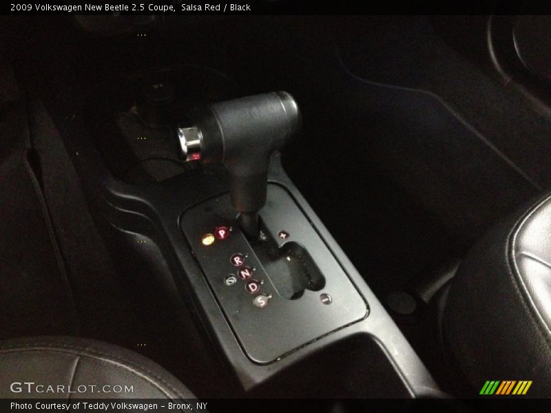 Salsa Red / Black 2009 Volkswagen New Beetle 2.5 Coupe