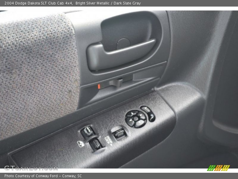 Bright Silver Metallic / Dark Slate Gray 2004 Dodge Dakota SLT Club Cab 4x4