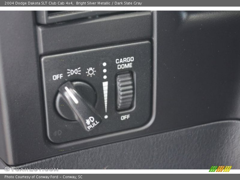 Bright Silver Metallic / Dark Slate Gray 2004 Dodge Dakota SLT Club Cab 4x4
