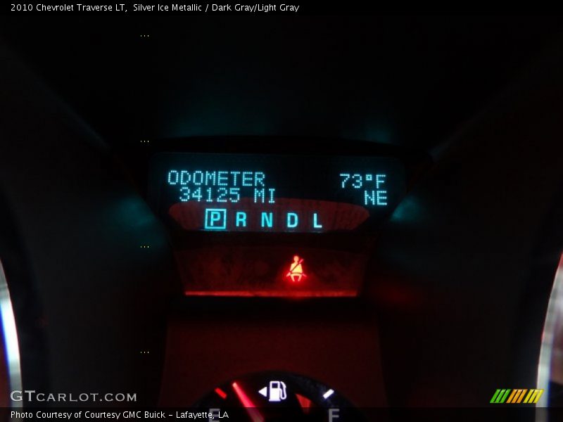 Silver Ice Metallic / Dark Gray/Light Gray 2010 Chevrolet Traverse LT