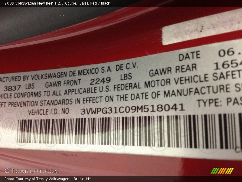 Salsa Red / Black 2009 Volkswagen New Beetle 2.5 Coupe