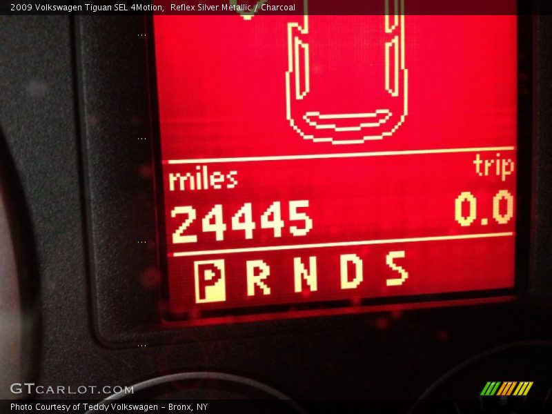 Reflex Silver Metallic / Charcoal 2009 Volkswagen Tiguan SEL 4Motion