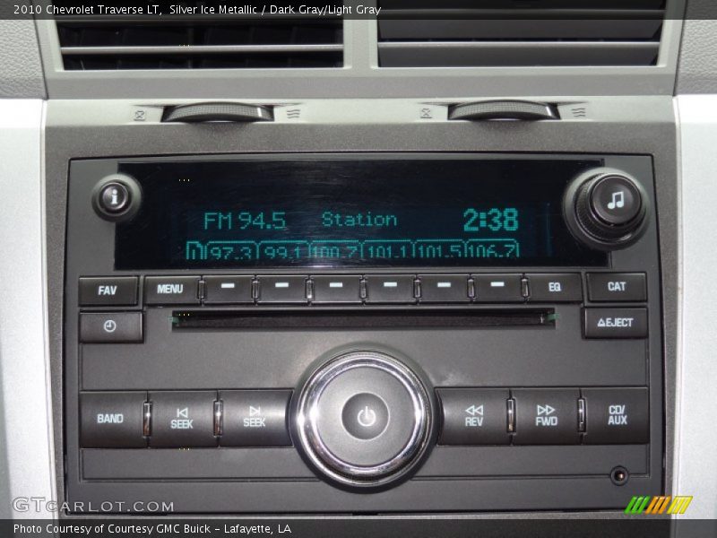 Silver Ice Metallic / Dark Gray/Light Gray 2010 Chevrolet Traverse LT