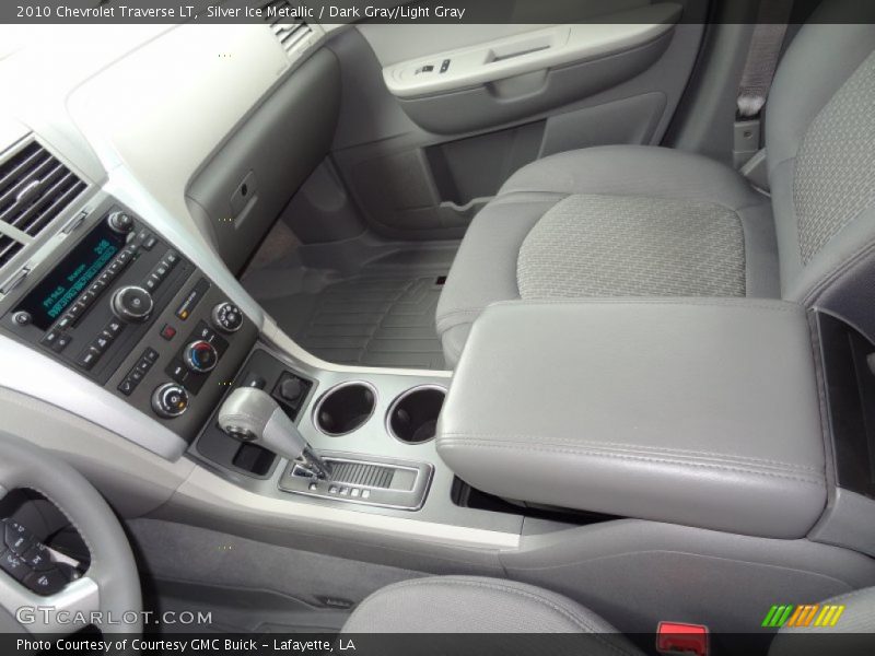 Silver Ice Metallic / Dark Gray/Light Gray 2010 Chevrolet Traverse LT