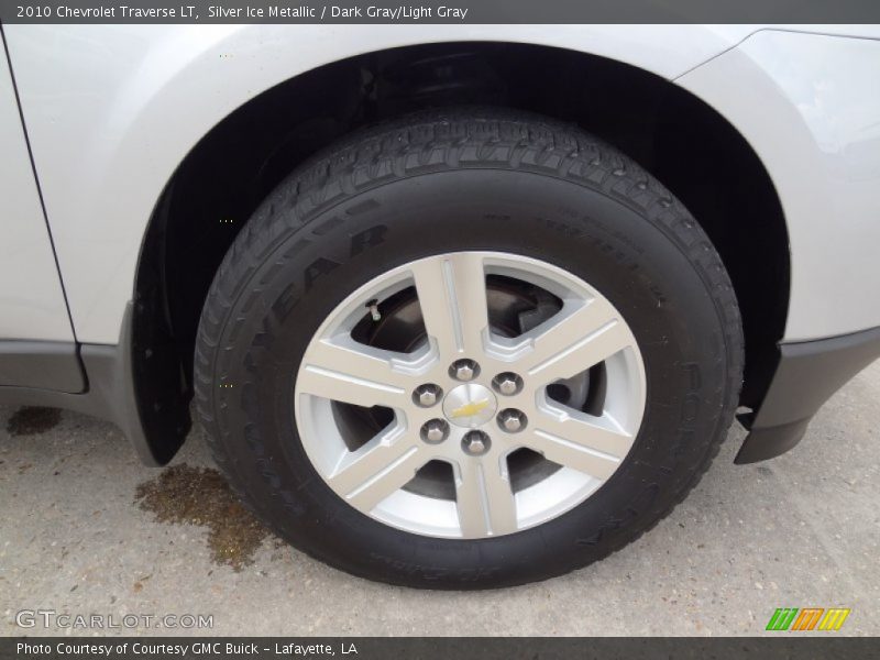 Silver Ice Metallic / Dark Gray/Light Gray 2010 Chevrolet Traverse LT