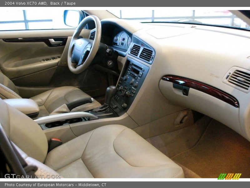 Black / Taupe 2004 Volvo XC70 AWD