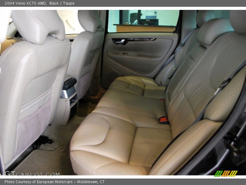 Black / Taupe 2004 Volvo XC70 AWD