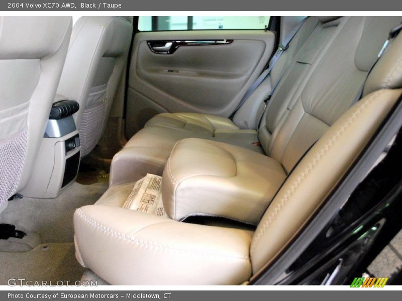 Black / Taupe 2004 Volvo XC70 AWD