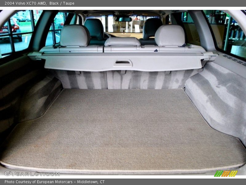 Black / Taupe 2004 Volvo XC70 AWD
