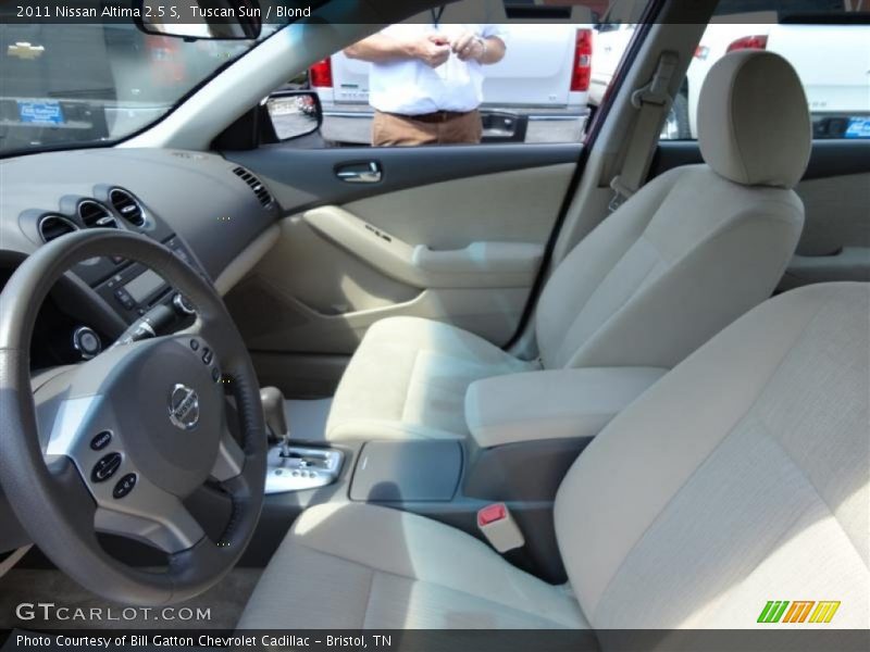Tuscan Sun / Blond 2011 Nissan Altima 2.5 S