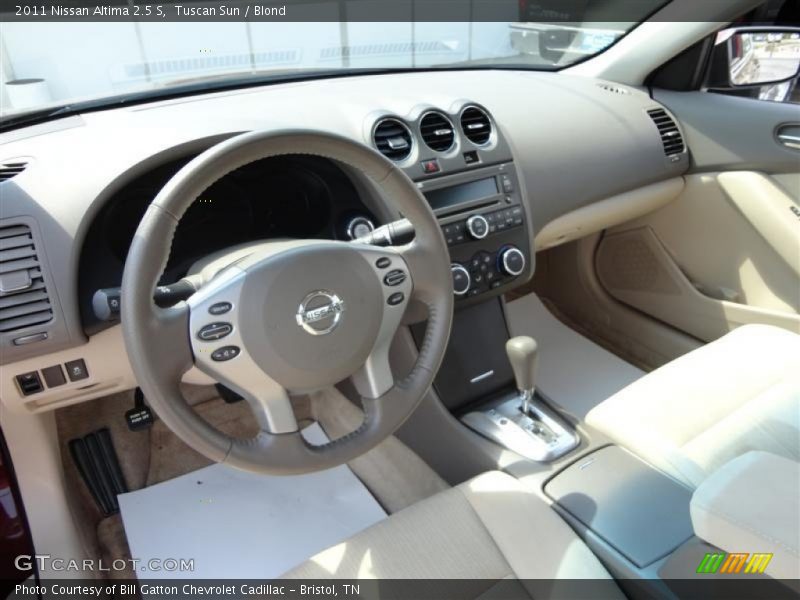 Tuscan Sun / Blond 2011 Nissan Altima 2.5 S