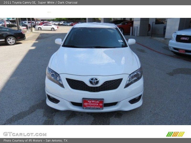 Super White / Dark Charcoal 2011 Toyota Camry SE