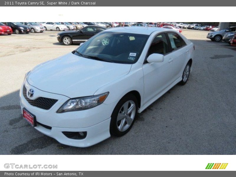 Super White / Dark Charcoal 2011 Toyota Camry SE