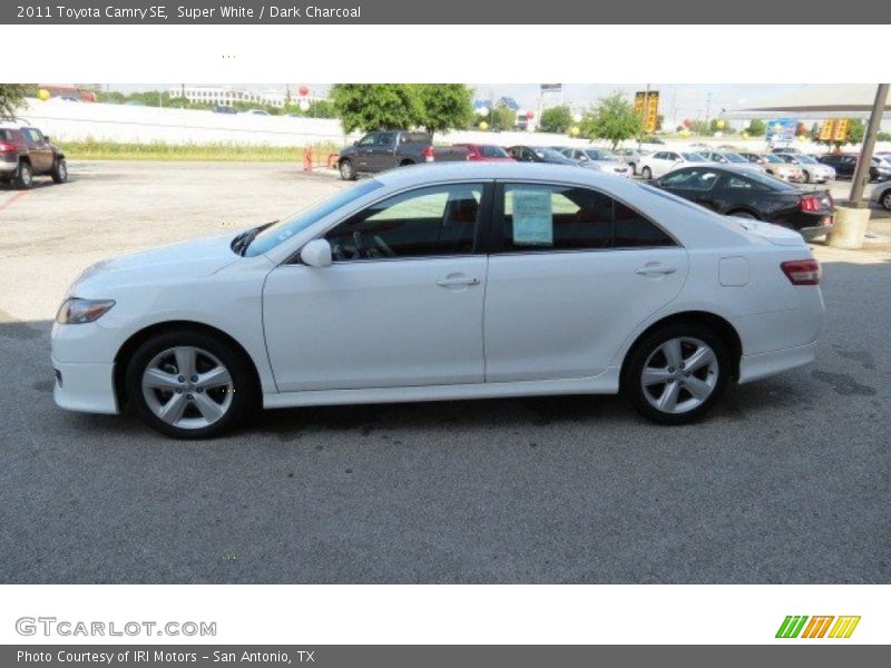 Super White / Dark Charcoal 2011 Toyota Camry SE