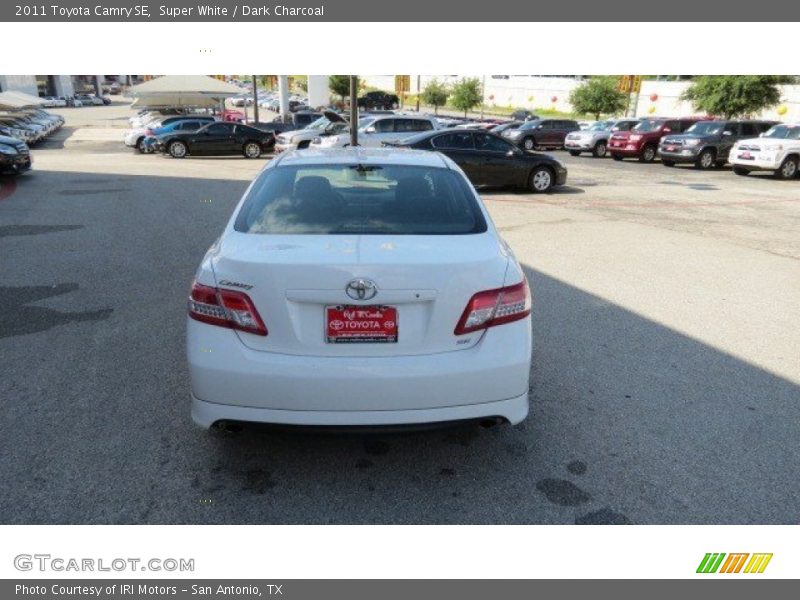 Super White / Dark Charcoal 2011 Toyota Camry SE