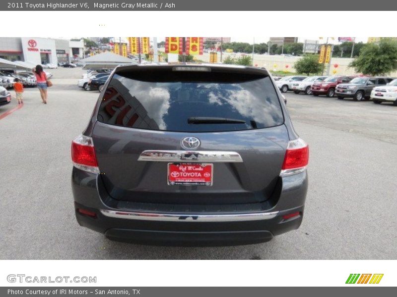 Magnetic Gray Metallic / Ash 2011 Toyota Highlander V6