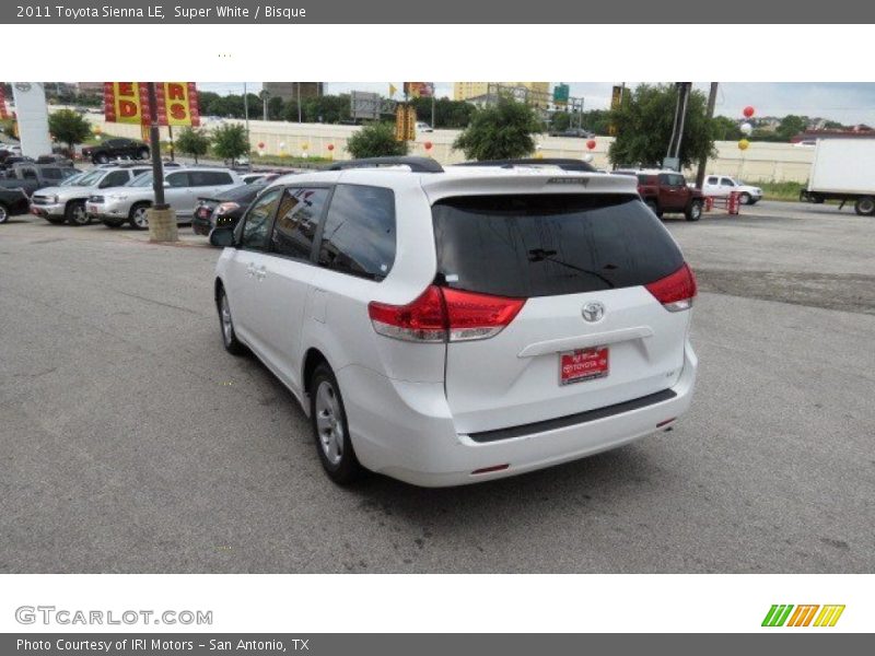 Super White / Bisque 2011 Toyota Sienna LE
