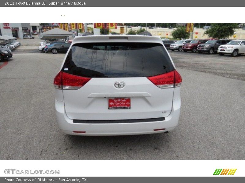 Super White / Bisque 2011 Toyota Sienna LE