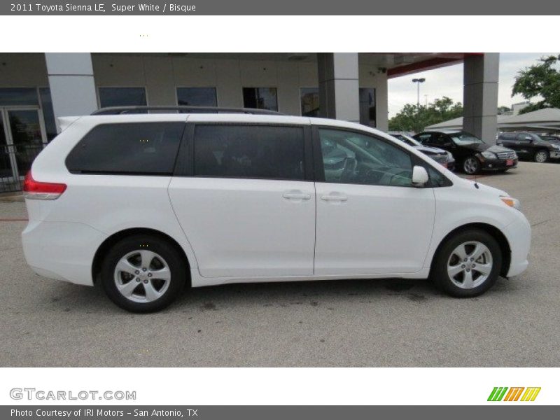 Super White / Bisque 2011 Toyota Sienna LE