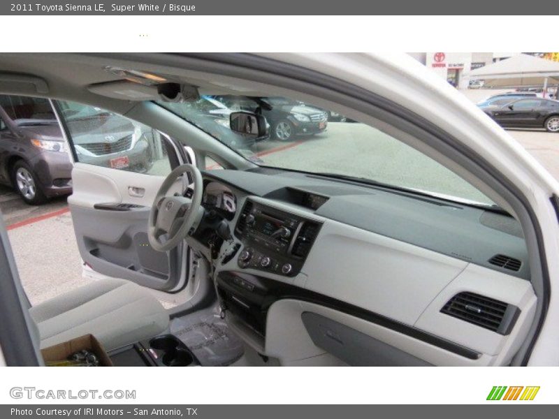 Super White / Bisque 2011 Toyota Sienna LE