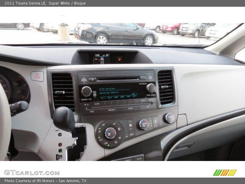 Super White / Bisque 2011 Toyota Sienna LE