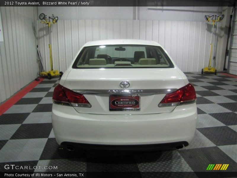 Blizzard White Pearl / Ivory 2012 Toyota Avalon