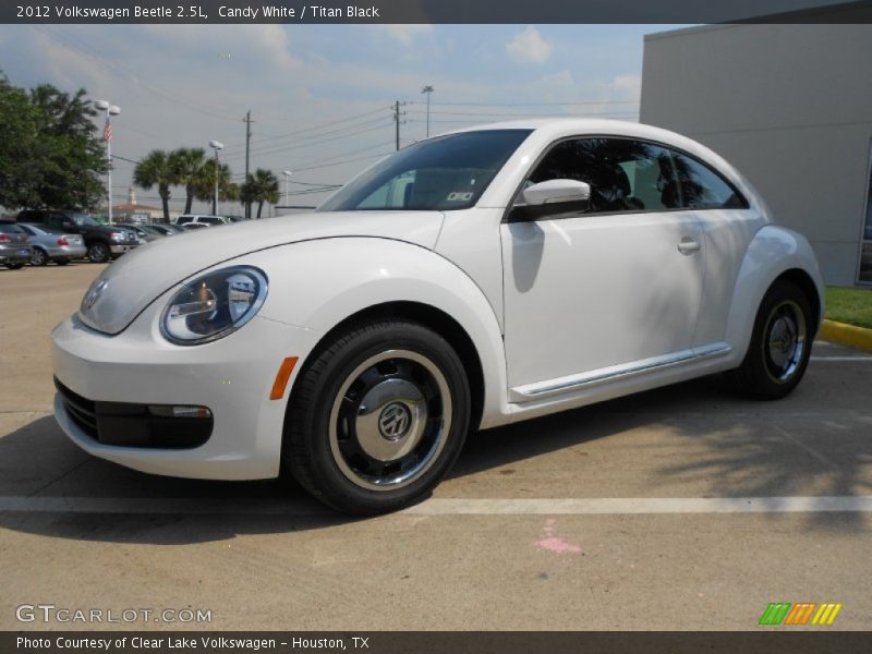Candy White / Titan Black 2012 Volkswagen Beetle 2.5L