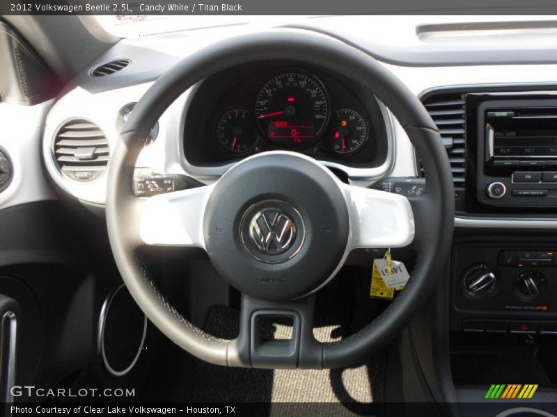 Candy White / Titan Black 2012 Volkswagen Beetle 2.5L