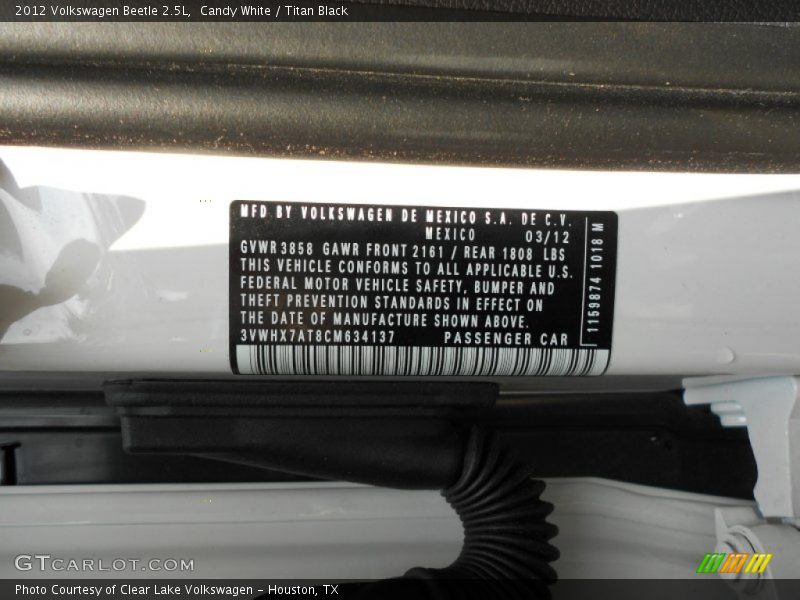 Candy White / Titan Black 2012 Volkswagen Beetle 2.5L