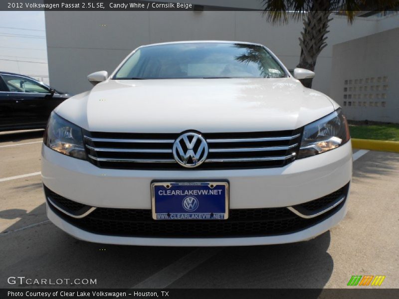 Candy White / Cornsilk Beige 2012 Volkswagen Passat 2.5L SE