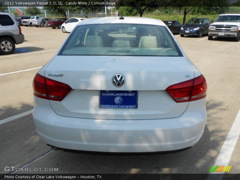 Candy White / Cornsilk Beige 2012 Volkswagen Passat 2.5L SE