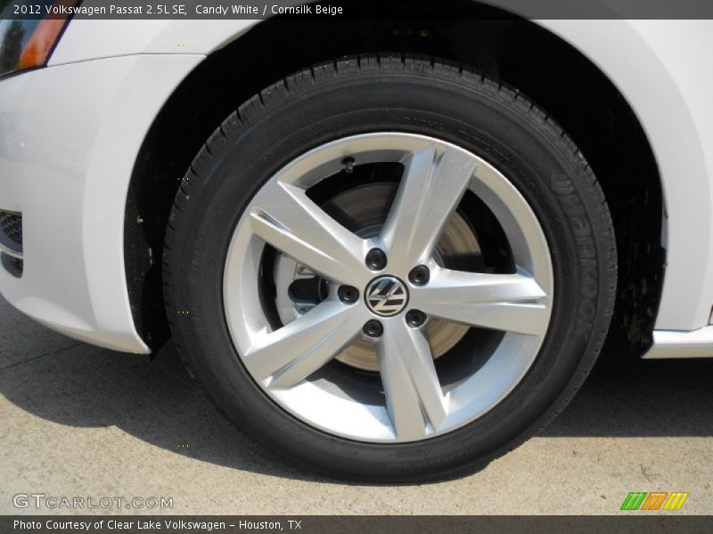 Candy White / Cornsilk Beige 2012 Volkswagen Passat 2.5L SE