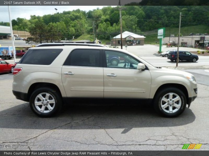 Gold Mist / Black 2007 Saturn Outlook XR