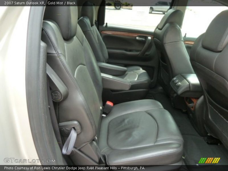 Gold Mist / Black 2007 Saturn Outlook XR