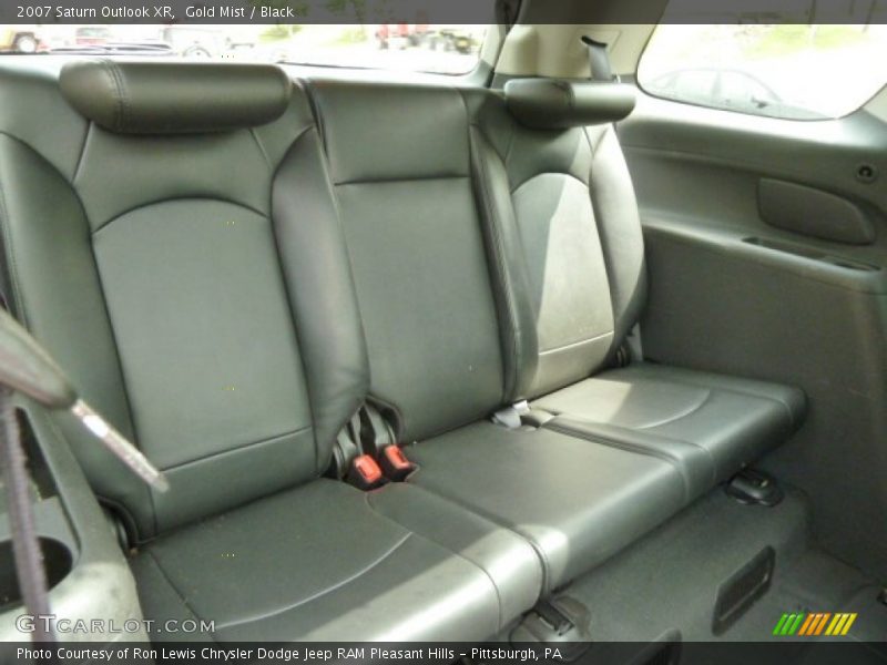 Gold Mist / Black 2007 Saturn Outlook XR