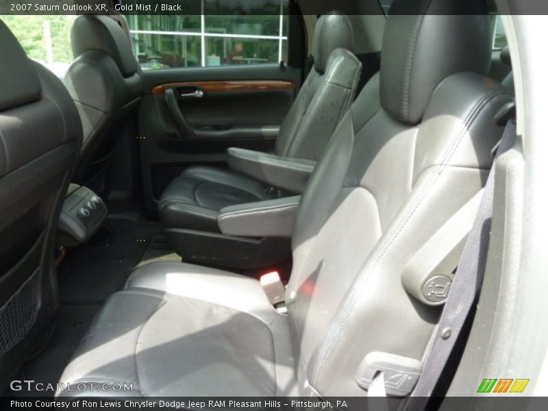 Gold Mist / Black 2007 Saturn Outlook XR