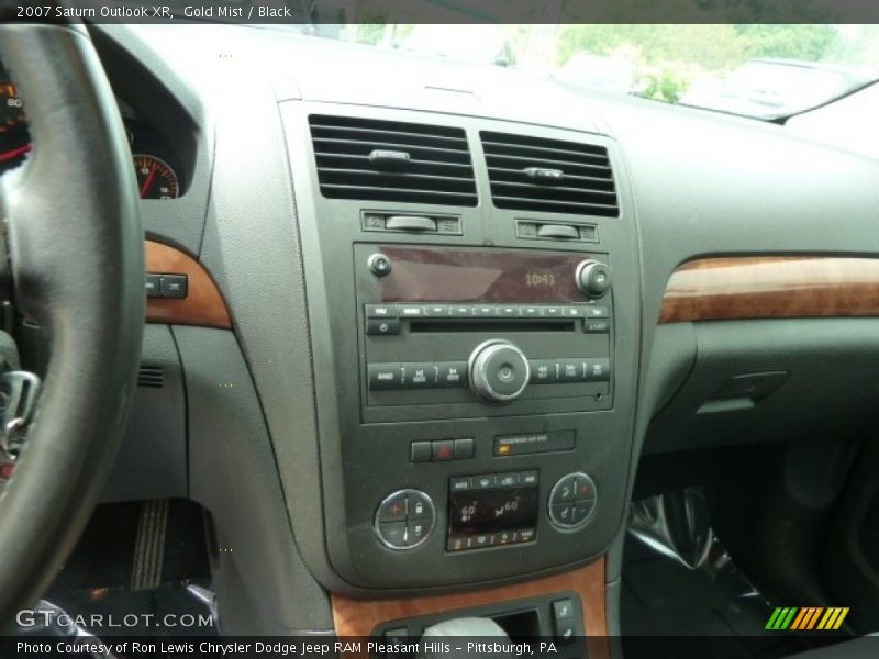 Gold Mist / Black 2007 Saturn Outlook XR