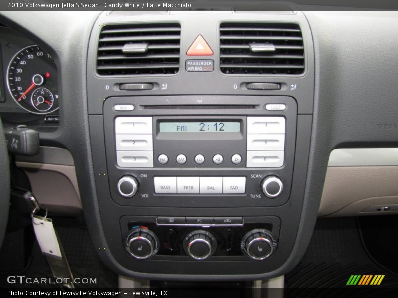 Candy White / Latte Macchiato 2010 Volkswagen Jetta S Sedan