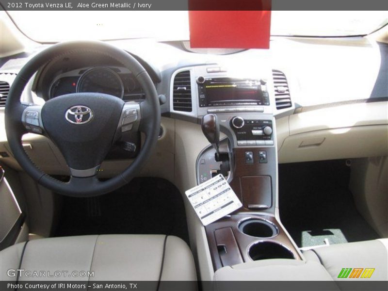 Aloe Green Metallic / Ivory 2012 Toyota Venza LE